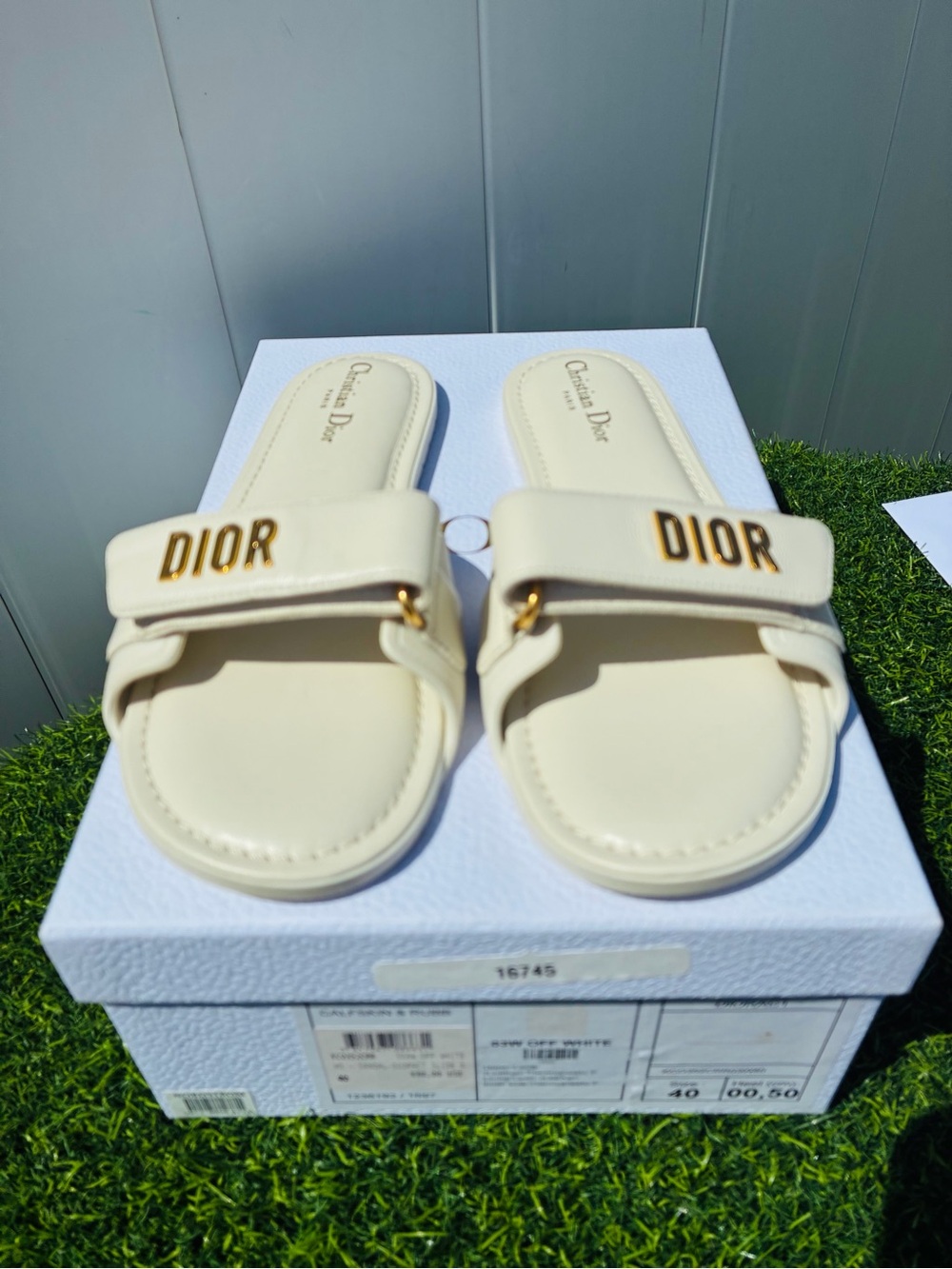 DIOR DIORACT OFF-WHITE LAMB LEATHER SLIDE FLAT SANDALS GOLD LOGO SZ 40 NEW - Picture 8 of 16